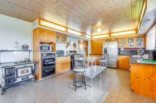 Spacious Arizona Retreat with Deck and Mountain Views! - Phoenix - 4