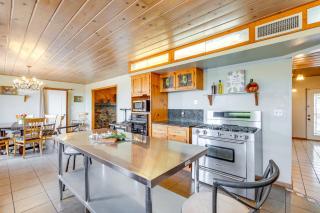 Spacious Arizona Retreat with Deck and Mountain Views! - Phoenix - 2