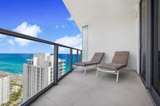 Amazing Oceanfront Views From 24th floor! - Hollywood - 1