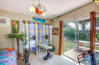 Spacious Home w/ Yard - 1/2 Mi to Ormond Beach! - 8