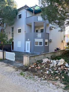 Adria apartments with swimming pool - Vir - 0