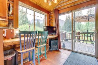 Montana Mountain Getaway - 1 Mi to Yellowstone! - Cooke City - 4