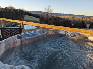 Magical-Upscale-Yurt-Private-View-Hot Tub-Fire Pit - Luray - 8