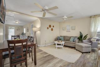 Cozy Shore Summer Getaway - Villas - 9