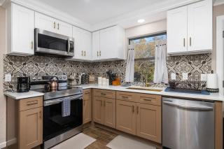 Spacious 4BR Home with Pool BBQ & Games - 6