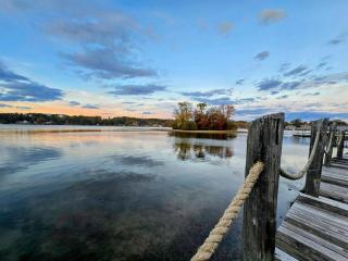 Serene Lakefront Retreat - 4