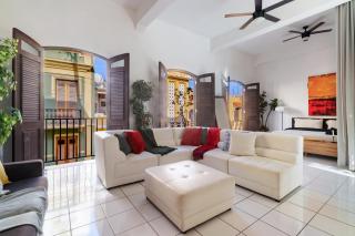 Spanish Penthouse Historic Mansion Private Patio - 0