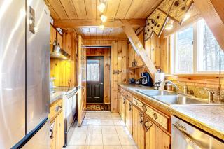 Oak Hollow Chalet - 2