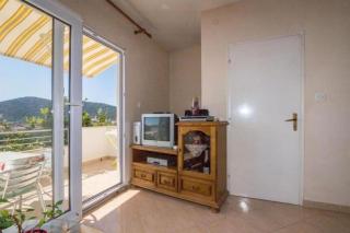 Apartments Mari - Vinišće - 1