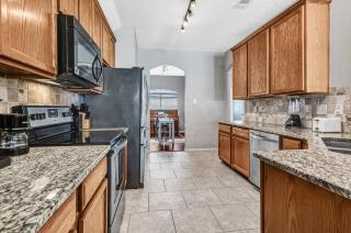 Ark House, Cozy Family Retreat With Heated Pool - Frisco - 2