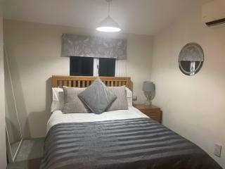 Lillibelles lake house, Oak tree farm - Ashford - 8