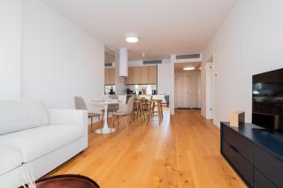 SKY PARK Tower Suite - Free Parking & Modern Style - Bratislava - 2
