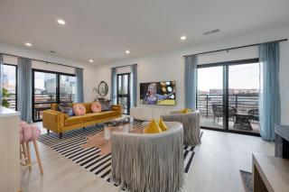 Hyve-The Dolly Parton Experience-Private Balcony - Nashville - 0