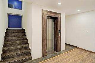 Super Townhouse Sector 57 Near Bestech Central Square Mall - Gurgaon - 3