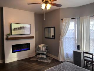 Relaxing townhouse downtown Dubuque - 3