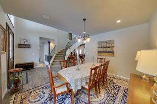Expansive Group Lake House with Private Hot Tub! - Sagle - 4