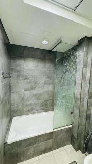 Premium Homestay in Oval Tower Business Bay - 5