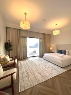 Montagne 1 Luxury Villa 4 BR - Al Dana Island Fujairah - Fujaira - 1