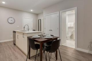 Free Parking, Pet Friendly, Close to DT - Calgary - 6