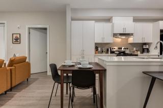 Free Parking, Pet Friendly, Close to DT - Calgary - 4