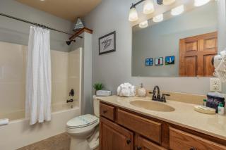 2BR Village At Indian Point 505 near SDC-Free Tickets Daily up to $500 value - Branson - 1