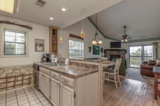 2BR Village At Indian Point 809 near SDC-Free Tickets Daily up to $500 Value - Branson - 7