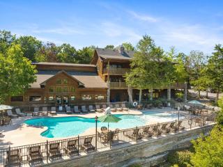 2BR Village At Indian Point 812 near SDC-Free Tickets Daily up to $500 Value - Branson - 2