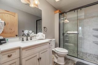 2BR Village At Indian Point 902 near SDC-Free Tickets Daily up to $500 Value - Branson - 1