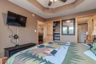 2BR Village At Indian Point 902 near SDC-Free Tickets Daily up to $500 Value - Branson - 2