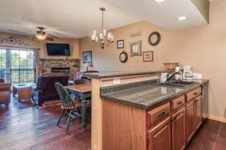 2BR Village At Indian Point 902 near SDC-Free Tickets Daily up to $500 Value - Branson - 7