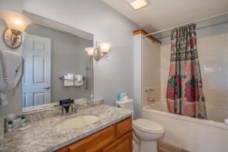 2BR Village At Indian Point 1004 near SDC-Free Tickets Daily up to $500 - Branson - 2