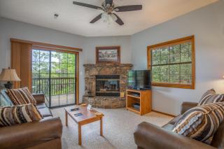 2BR Village At Indian Point 1004 near SDC-Free Tickets Daily up to $500 - Branson - 5
