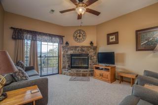 2BR Village At Indian Point 1106 near SDC - Free Tickets Daily up to $500 - Branson - 6