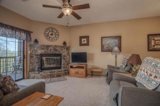 2BR Village At Indian Point 1106 near SDC - Free Tickets Daily up to $500 - Branson - 5