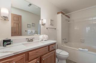 2BR Village At Indian Point 1112 near SDC - Free Tickets Daily up to $500 - Branson - 2