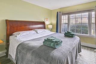 2 Mi to UBS Arena WFH-Friendly Couples Retreat - - 3