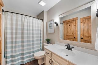2BR Village At Indian Point 811 near SDC-Free Tickets Daily up to $500 Value - Branson - 1