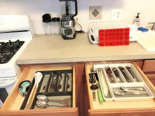 Super Cute & Great Home With 4 Beds King Bed 65Inch TV Fenced Backyard New Appliances BBQ Grill Porch Outdoor Furniture - 8