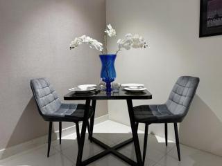 Modern 1BHK-Indigo apartments-Centrally located-Gulberg-Self Check-in - Lahore - 4