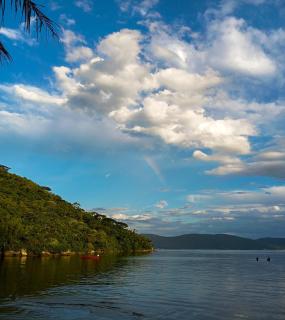 Casa de Frente para o Mar na Enseada de Brito - 5