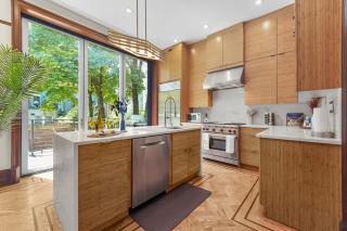 SWJ544FH Huge 6BR 4BA Backyard Access - New York - 5