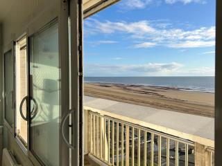 Appartement bord de mer avec balcon et parking - FR-1-652-47 - 1