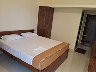 Gold Mountain Stay Deluxe Room - Tiruvannāmalai - 8