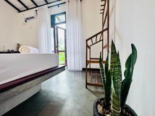 Surfside Paddy Villa - Babarenda Central - 2