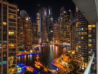 Luxury 2BR Apartment with Full Marina Views - 8