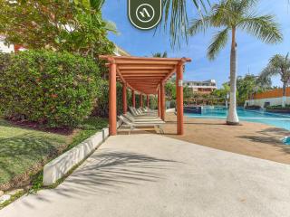 Beautiful 2 BR Condo - Near the Beach - Pool - 1
