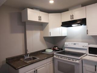 Most Affordable Cheap Room In Brampton Near Airport, Downtown - Brampton - 1