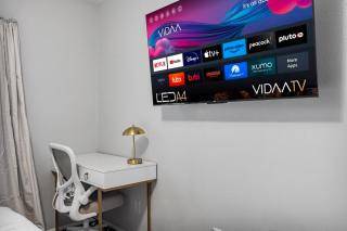 Stylish 1BR Suite with Pool Access & Free Parking - 4