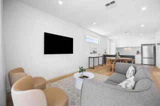 The Palmstone Collective - 4BR, Wifi, Parking - 5