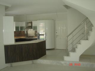ÇEŞME ALAÇATI'da HAVUZLU KIRALIK VILLA - Alaçatı - 4